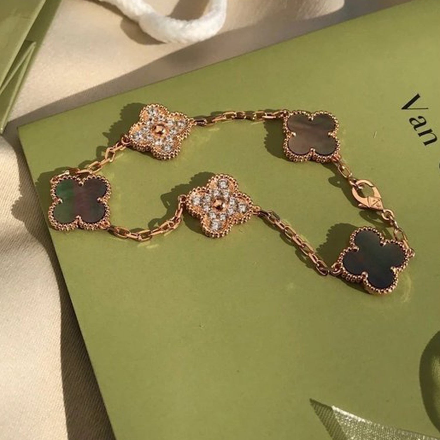 [⭐Shinejoy] CLOVER 5 MOTIF GRAY MOP BRACELET COLLECTION