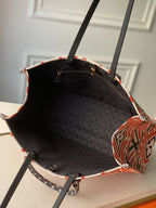 LV CRAFTY ONTHEGO GM CREAM AND RED MONOGRAM GIANT CANVAS