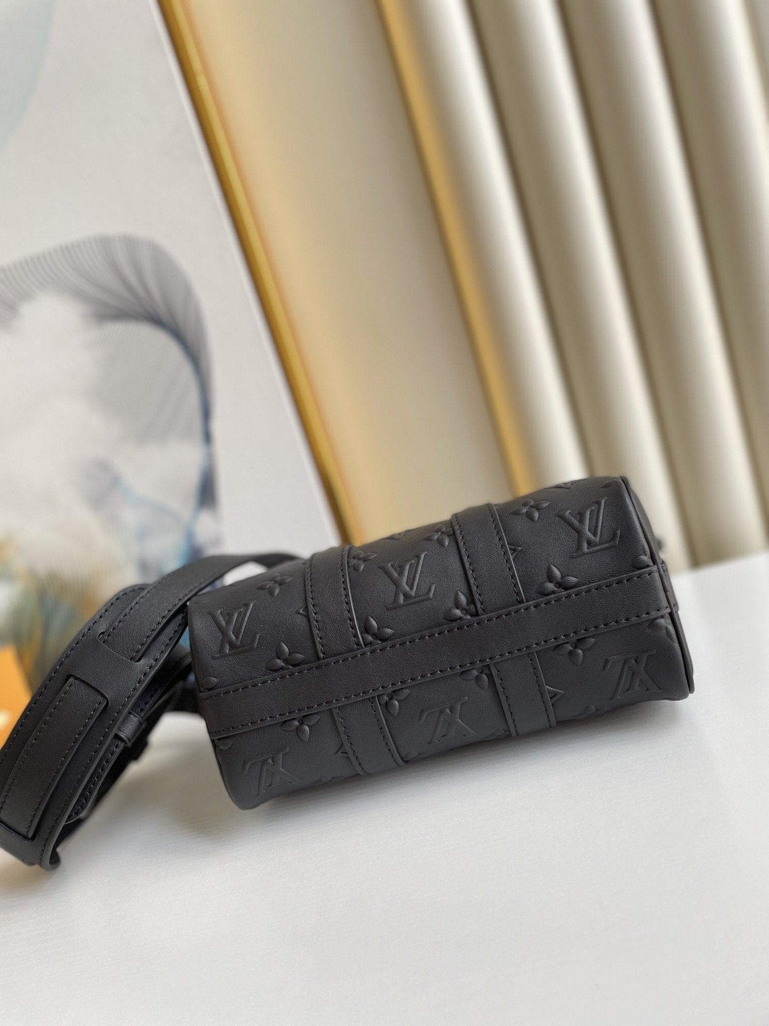 KEEPALL XS 21CM SCEAU MONOGRAMME NOIR