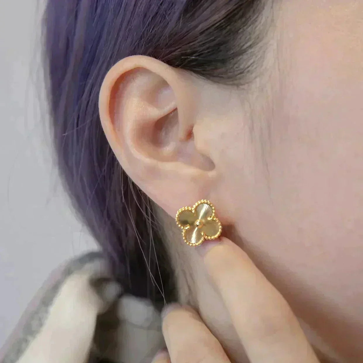 [Shinejoy]CLOVER MEDIUM 1 MOTIFS LASER EARRINGS