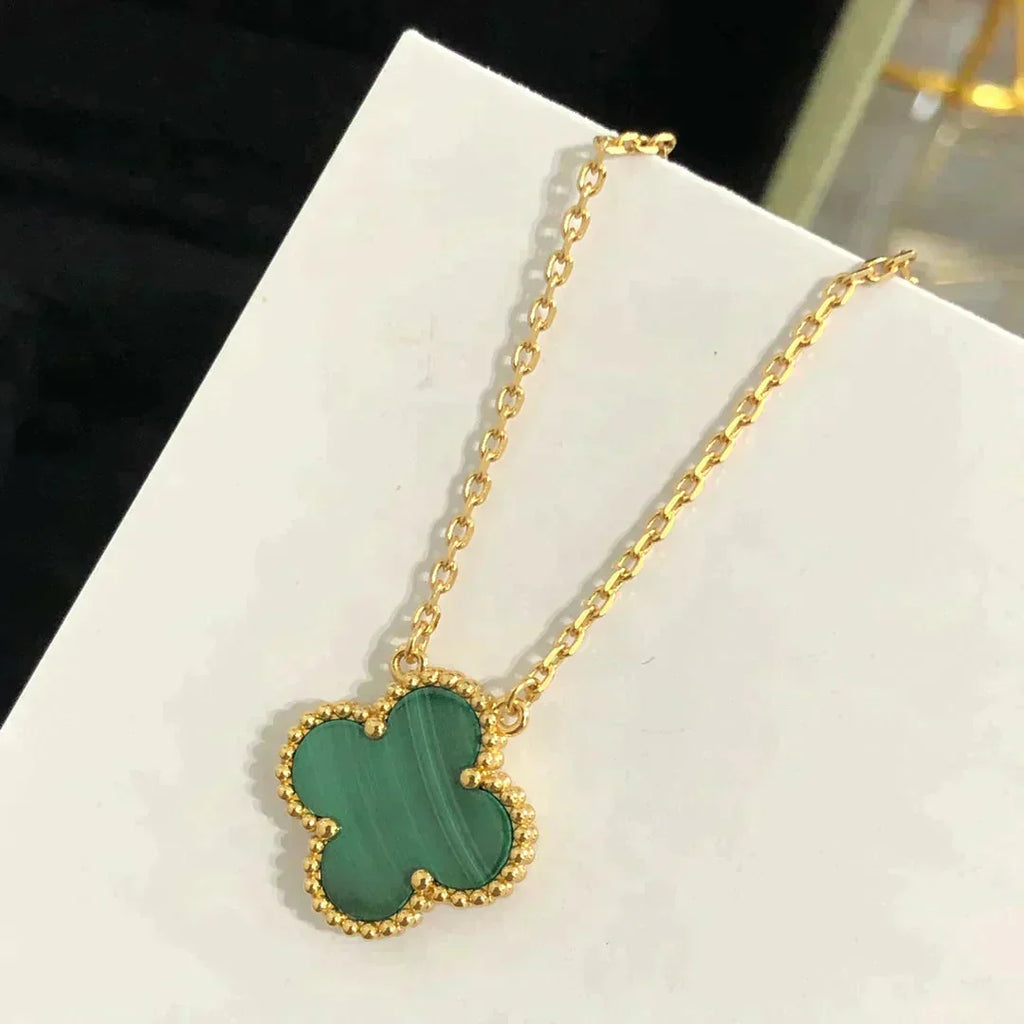 [Shinejoy] COLLIER CLOVER 15MM MALACHITE À FLEUR UNIQUE