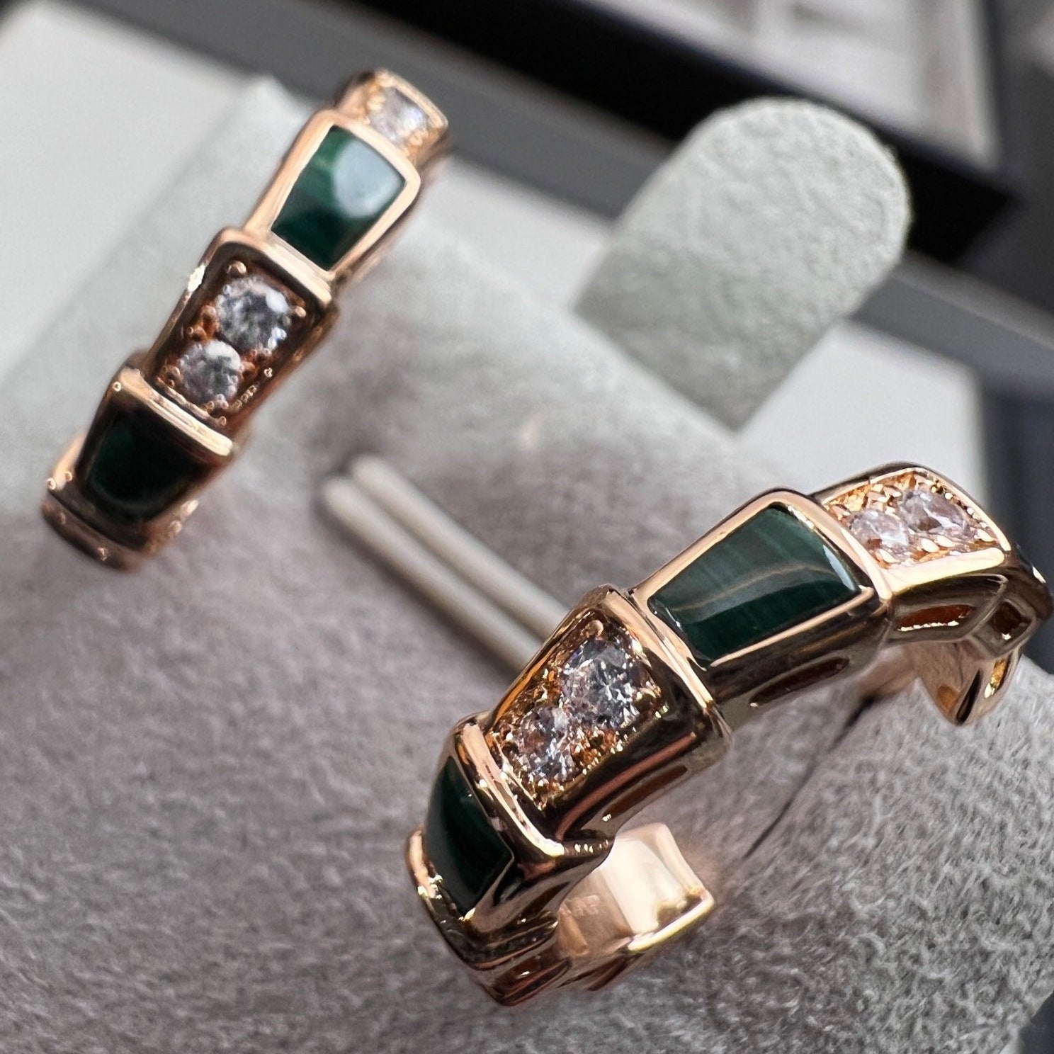 [Shinejoy]SERPENTI MALACHITE PINK GOLD EARRINGS