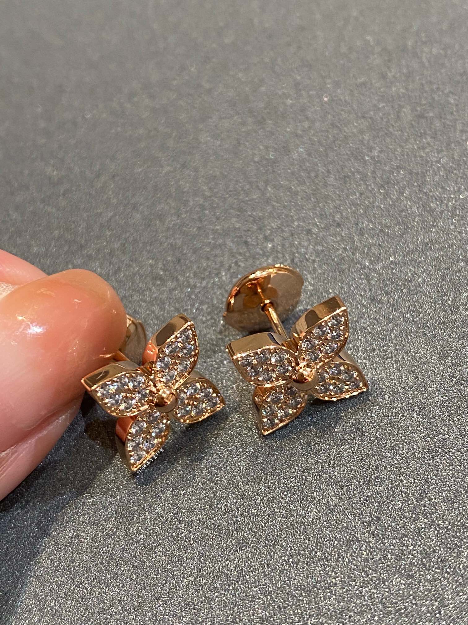 [Shinejoy]STAR DIAMOND EARRINGS