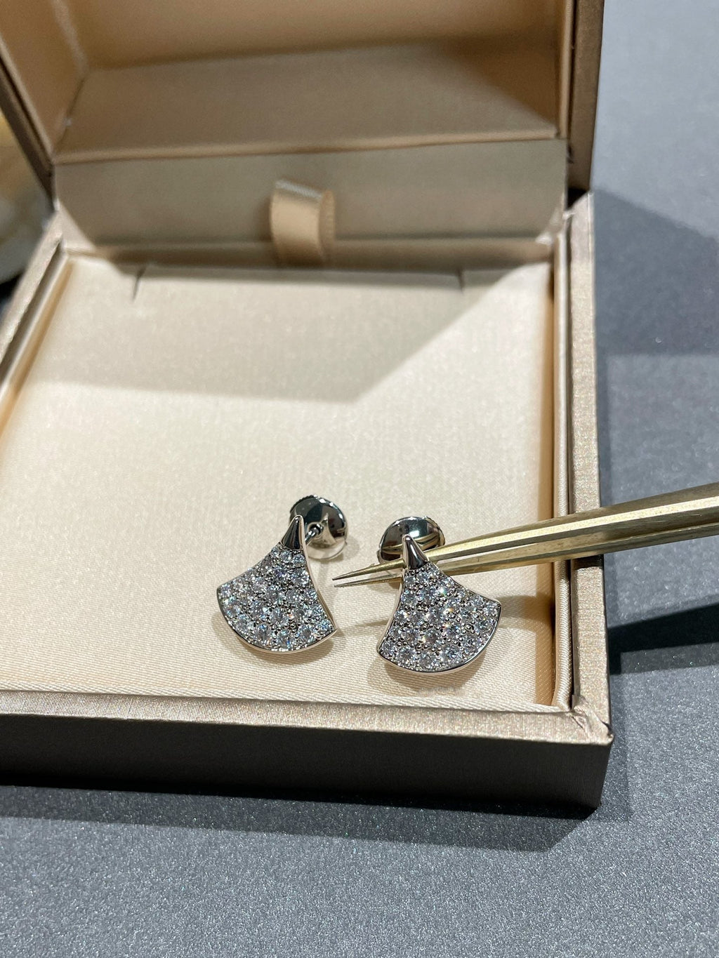 [Shinejoy]DREAM STUD EARRINGS DIAMOND