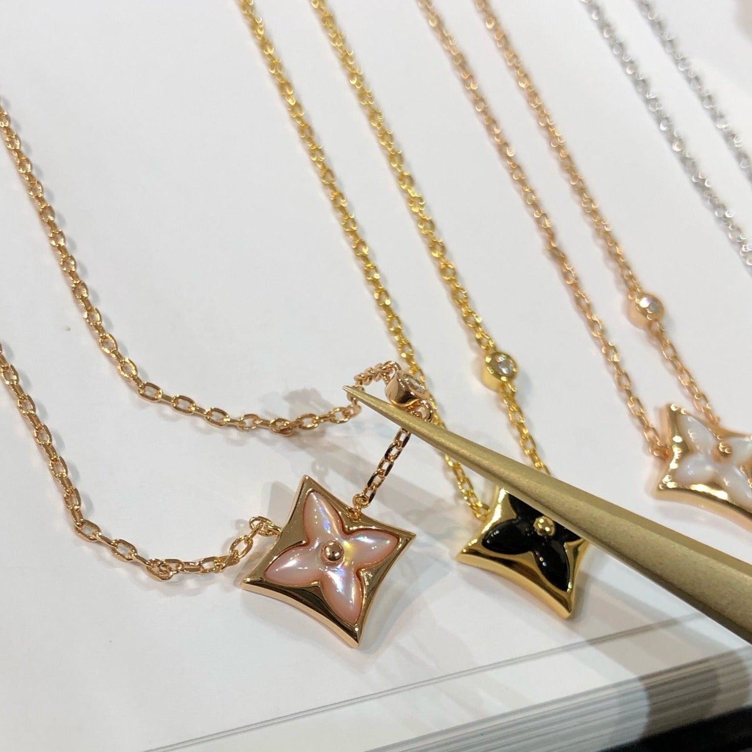 [Shinejoy]STAR BLACK MOP NECKLACE