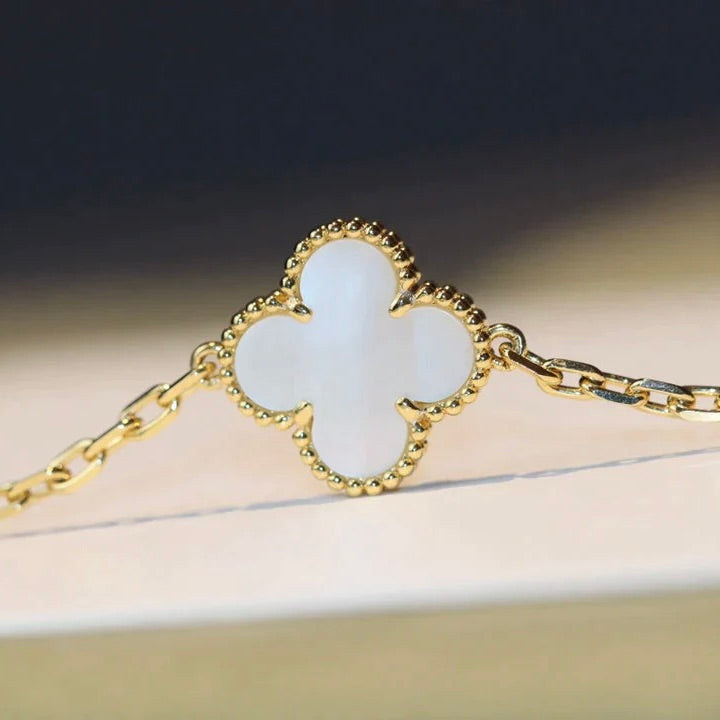 [Shinejoy]CLOVER 20 MOTIFS WHITE MOP NECKLACE