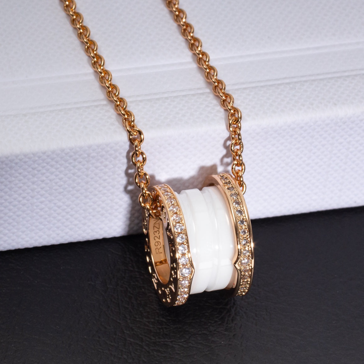 [Shinejoy]ZERO 1 WHITE CERAMIC PINK GOLD DIAMOND NECKLACE