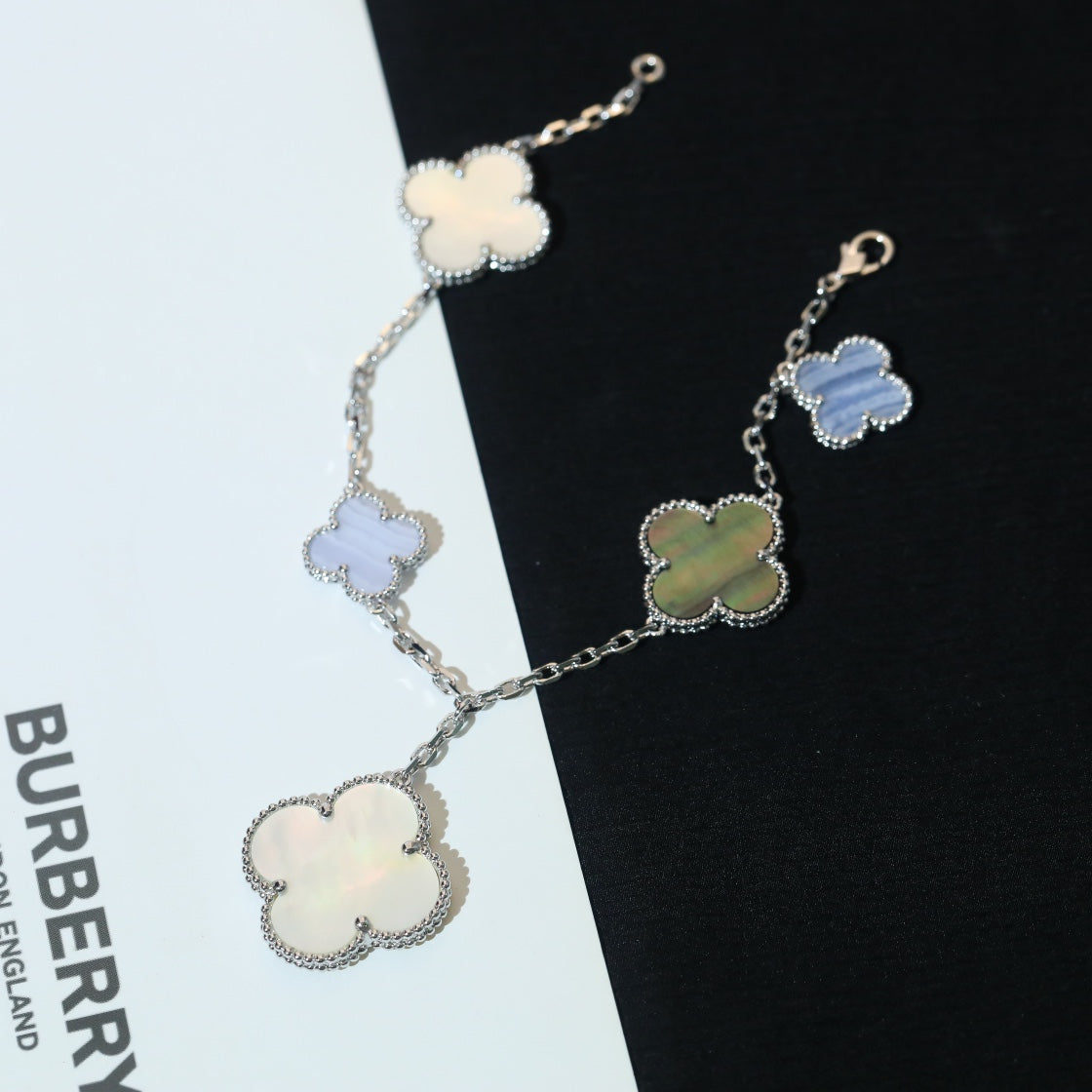 [Shinejoy]CLOVER BRACELET 5 MOTIFS MOP CHALCEDONY SILVER