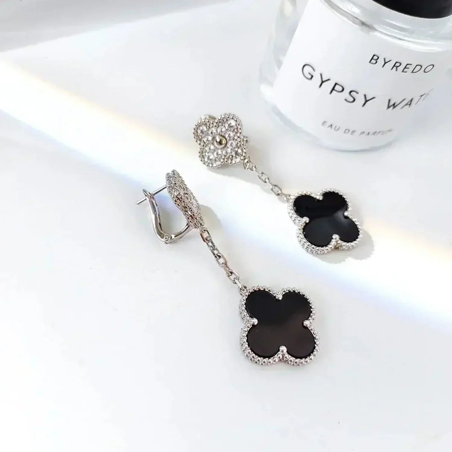 [Shinejoy]CLOVER 2 MOTIFS  DIAMOND ONYX EARRINGS SILVER