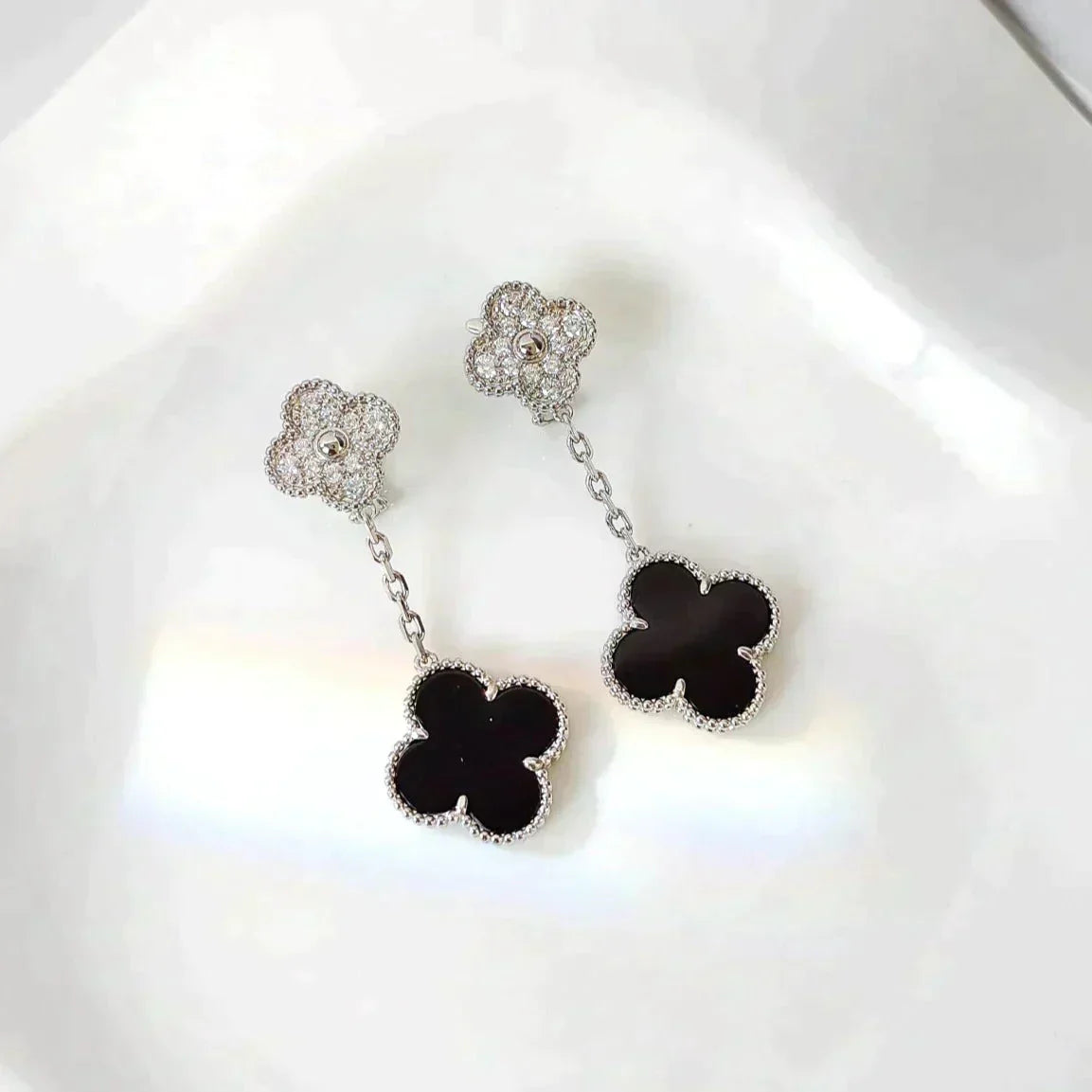 [Shinejoy]CLOVER 2 MOTIFS  DIAMOND ONYX EARRINGS SILVER