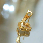 [Shinejoy]CLOVER MEDIUM 1 MOTIFS  WHITE MOP STUD EARRINGS