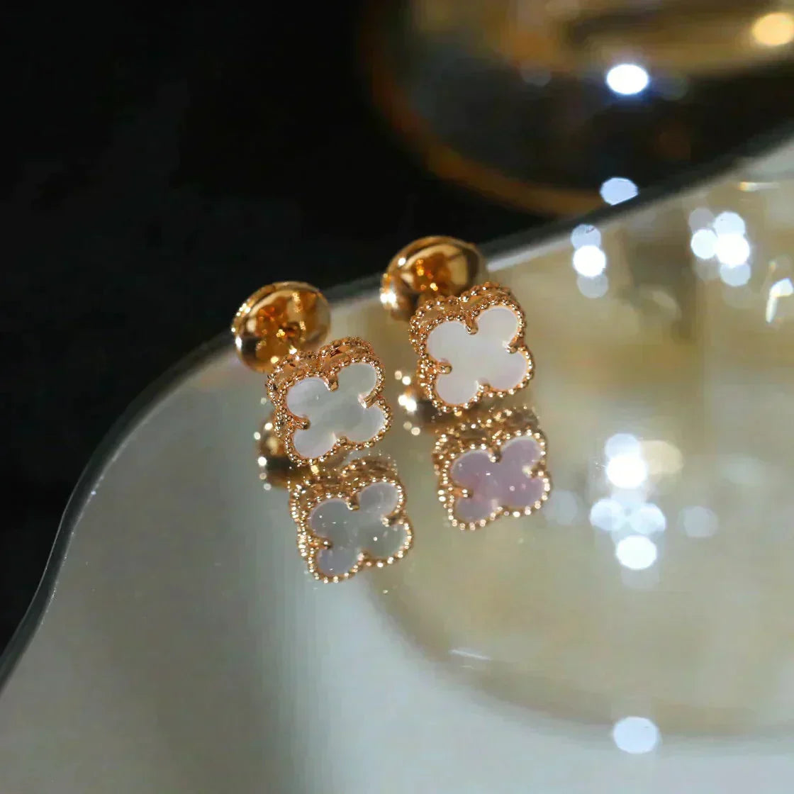 [Shinejoy]CLOVER MINI 9.5MM WHITE MOP EARRINGS