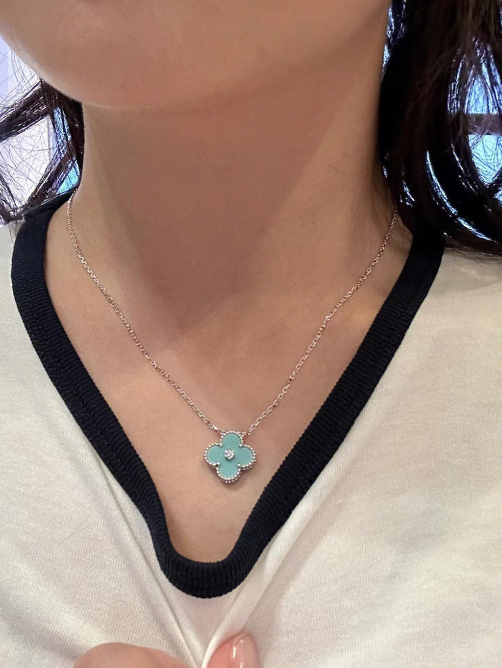 [Shinejoy]CLOVER 1 DIAMOND LIGHT BLUE SILVER NECKLACE