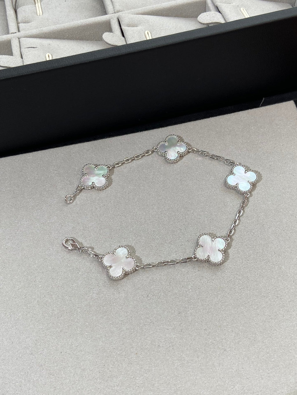 [⭐Shinejoy]クローバー ホワイトパール モップ 5モチーフ ブレスレット コレクション