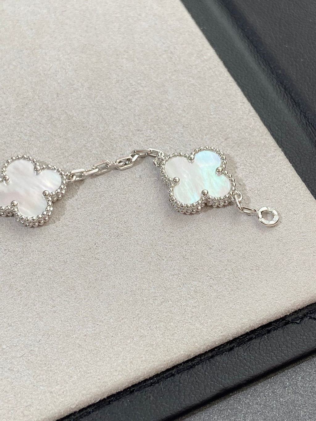 [⭐Shinejoy]クローバー ホワイトパール モップ 5モチーフ ブレスレット コレクション