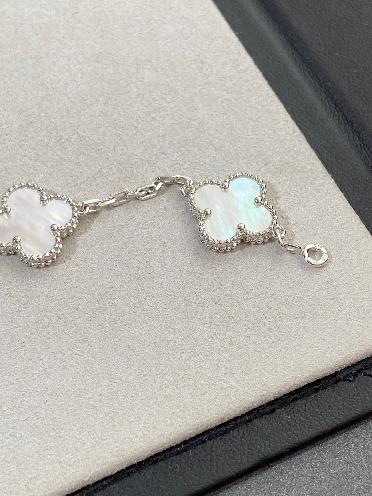 [⭐Shinejoy]クローバー ホワイトパール モップ 5モチーフ ブレスレット コレクション