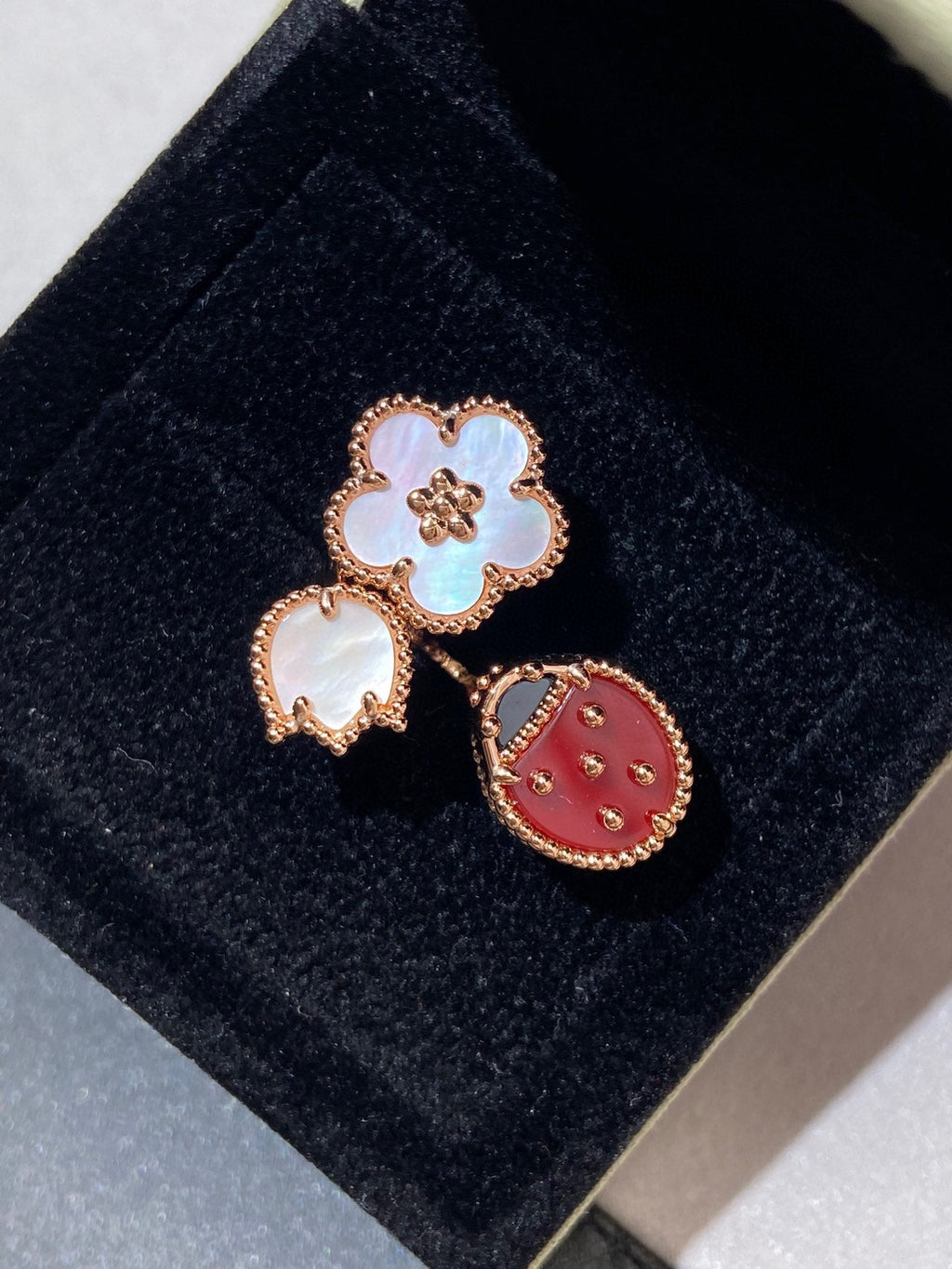 [Shinejoy]LUCKY 3 MOTIF ROSE GOLD RING