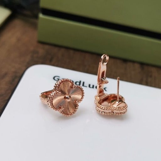 [Shinejoy]CLOVER MEDIUM STUD EARRINGS