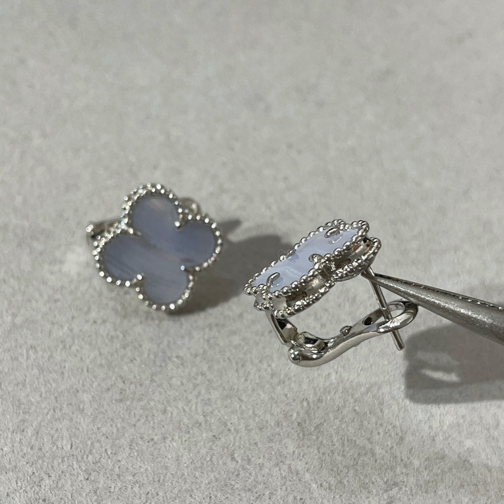 [Shinejoy]CLOVER CHALCEDONY SILVER STUD EARRINGS