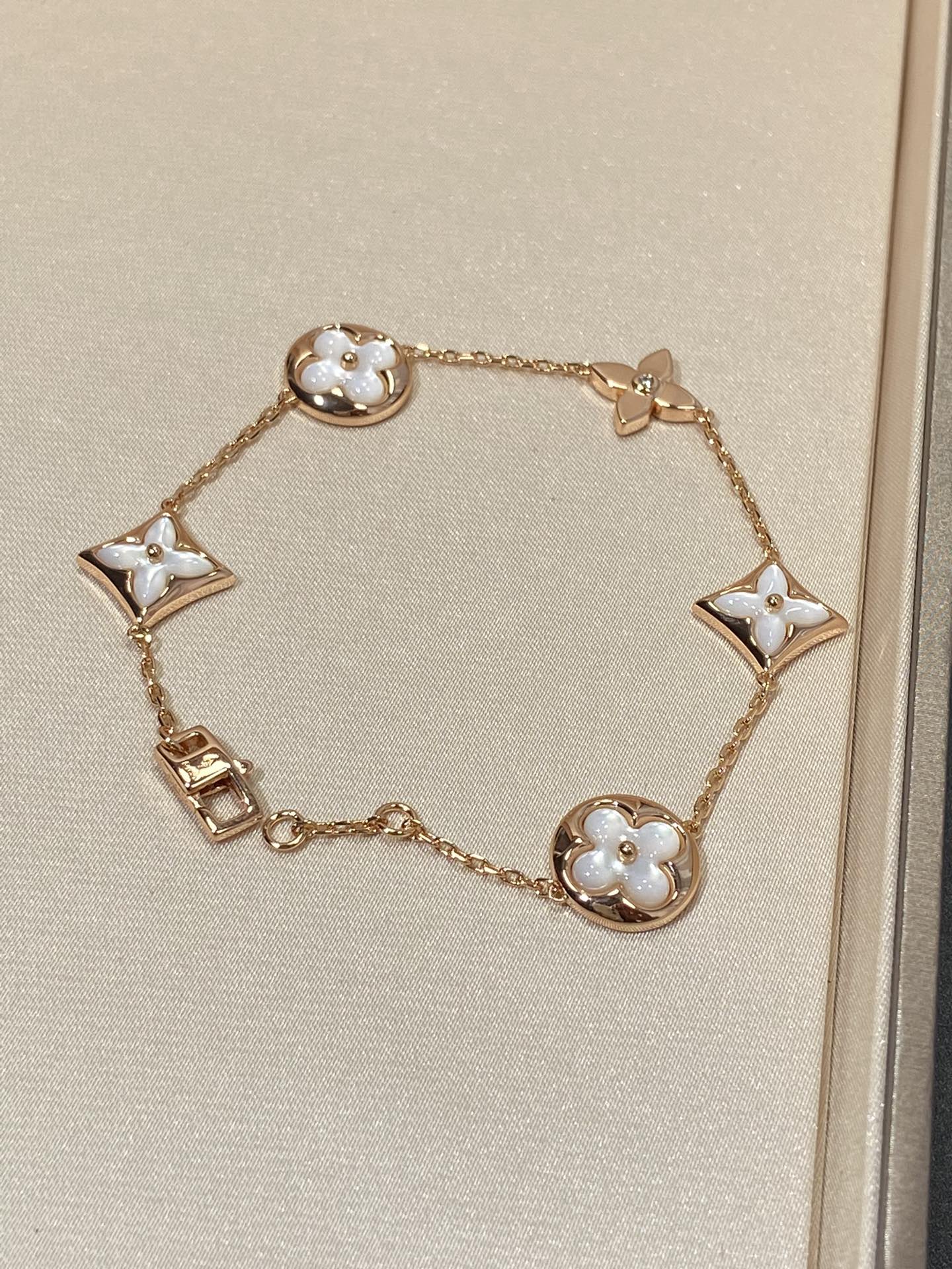 [Shinejoy]STAR AND SUN 5 MOTIF MOP PINK GOLD BRACELET