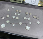 [Shinejoy]クローバー5モチーフ ホワイトモップ シルバーブレスレット