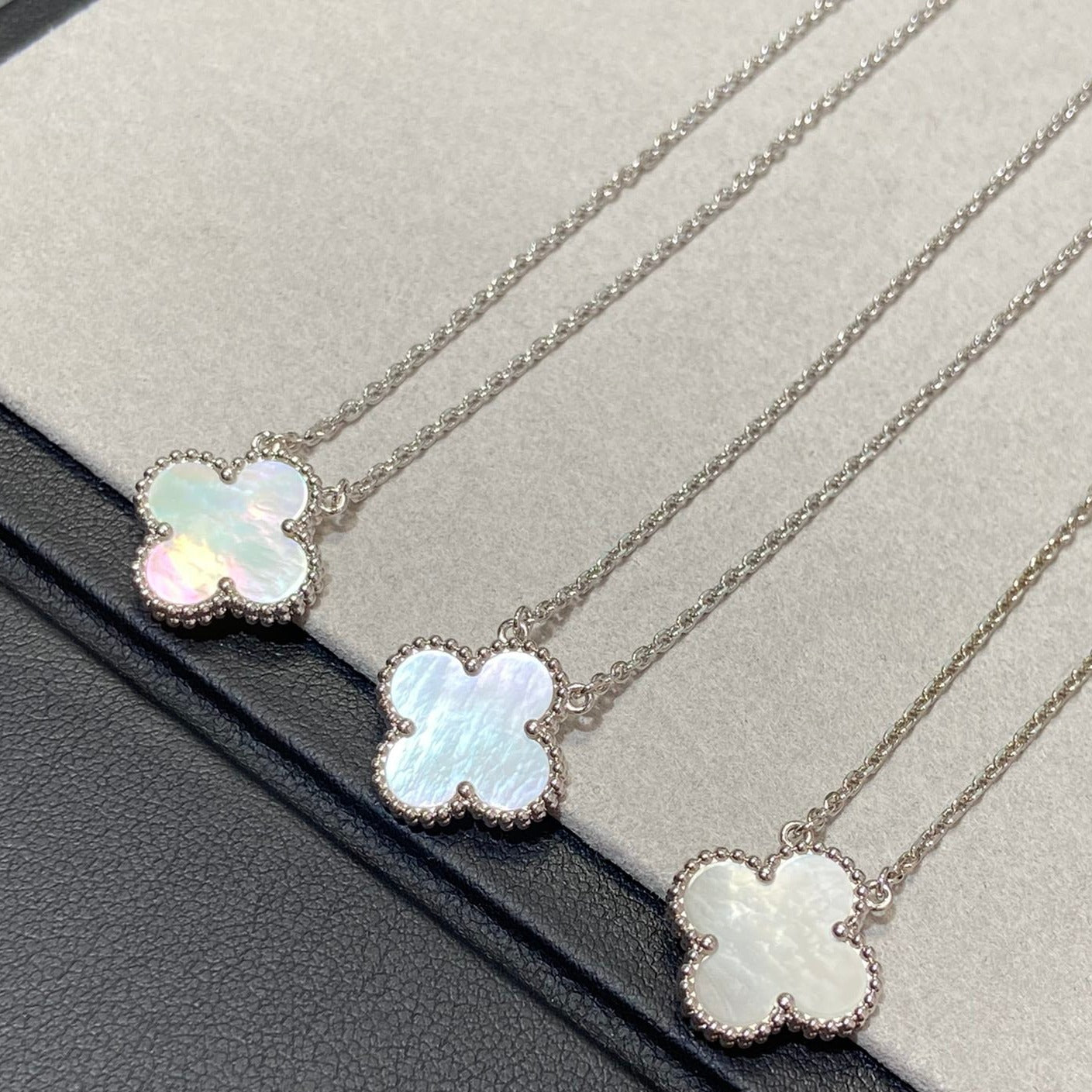 [Shinejoy]CLOVER MEDIUM SILVER WHITE MOP NECKLACE