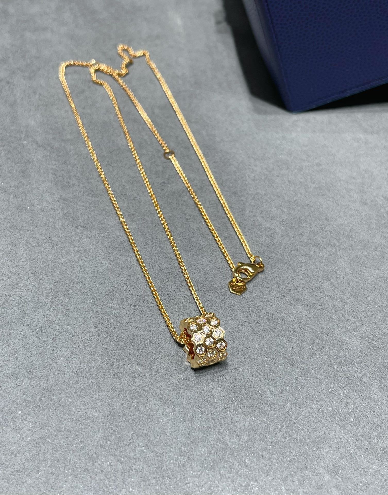 [Shinejoy]BEE LOVE DIAMOND PAVED 3 ROW NECKLACE