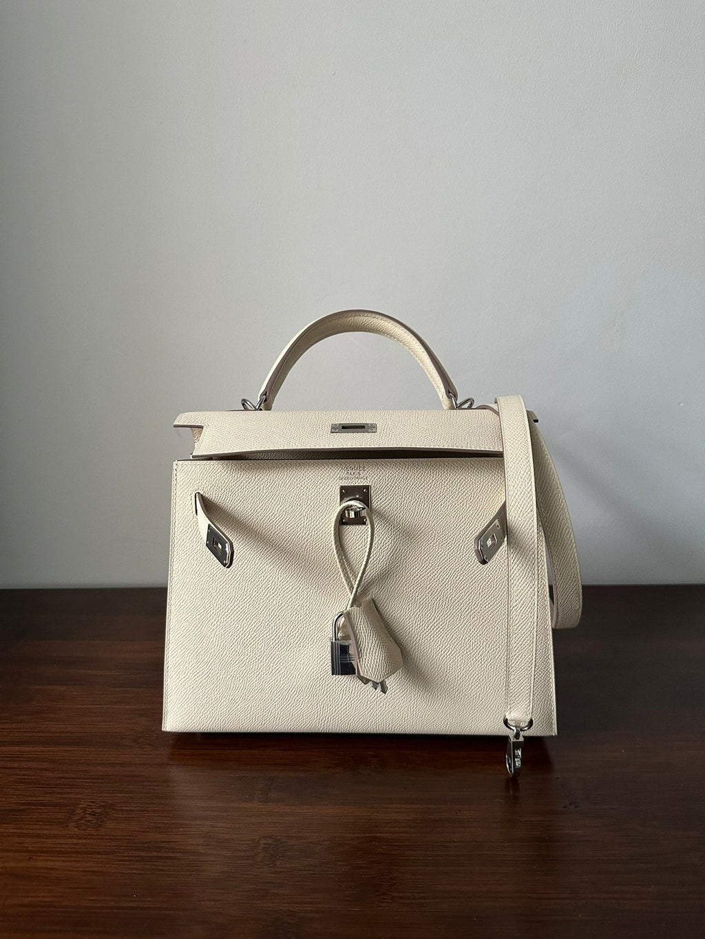 HM KELLY 25CM BLANC EPSOM FERMOIR ARGENTÉ