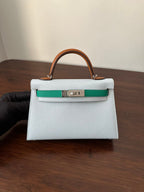 HM KELLY MINI 20 BLEU NUAGE EPSOM ARGENT FERMOIR