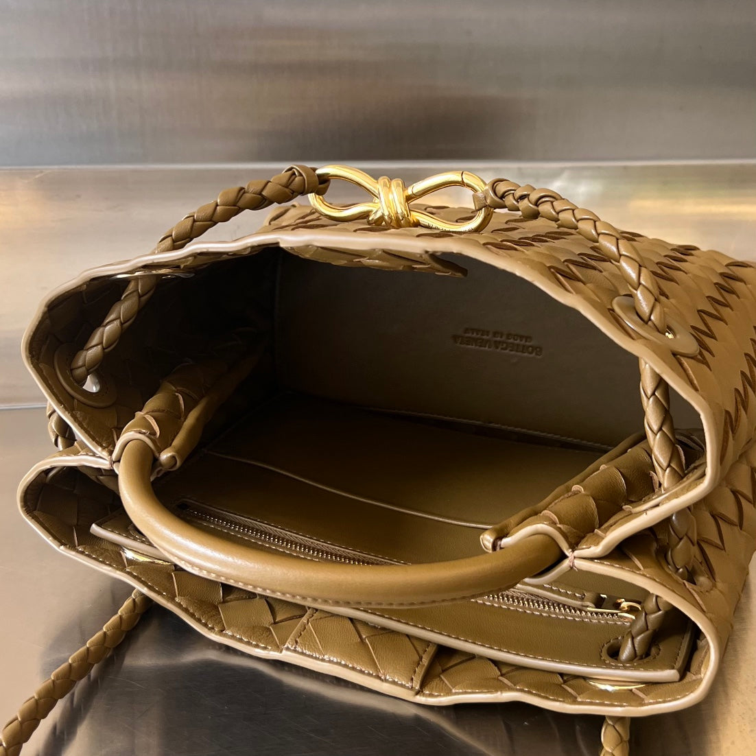 BV スモール アンダモ 25cm ブラウン ラムスキン