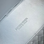 BV スモール アンダモ 25cm ダークグレー ラムスキン