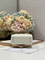 MINI LADY 17 BUTTERFLY STUD PEAU D'AGNEAU BLANCHE