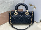 PETIT SAC LADY D-JOY 22 EN AGNEAU NOIR