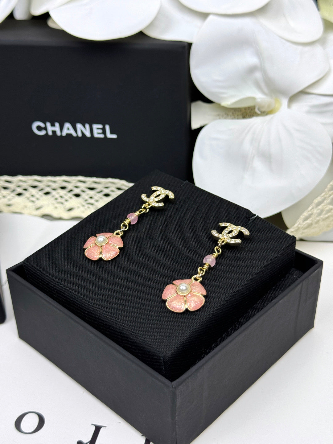 [Shinejoy]26C Pink Camellia Enamel Pendant with Double C Earrings