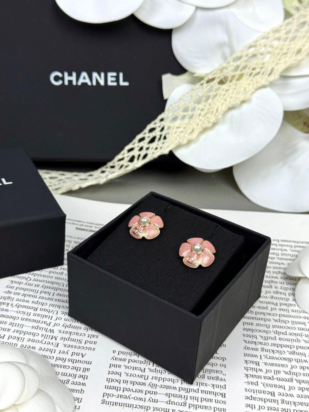 [Shinejoy]26C Pink Camellia Pearl Enamel Stud Earrings