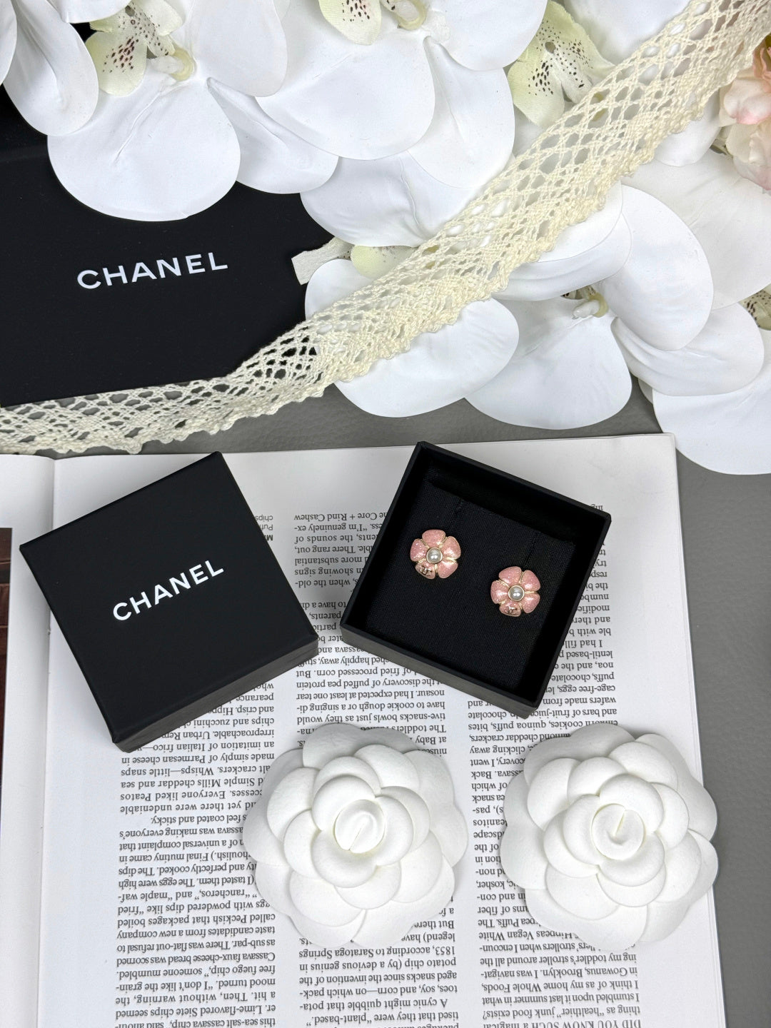 [Shinejoy]26C Pink Camellia Pearl Enamel Stud Earrings