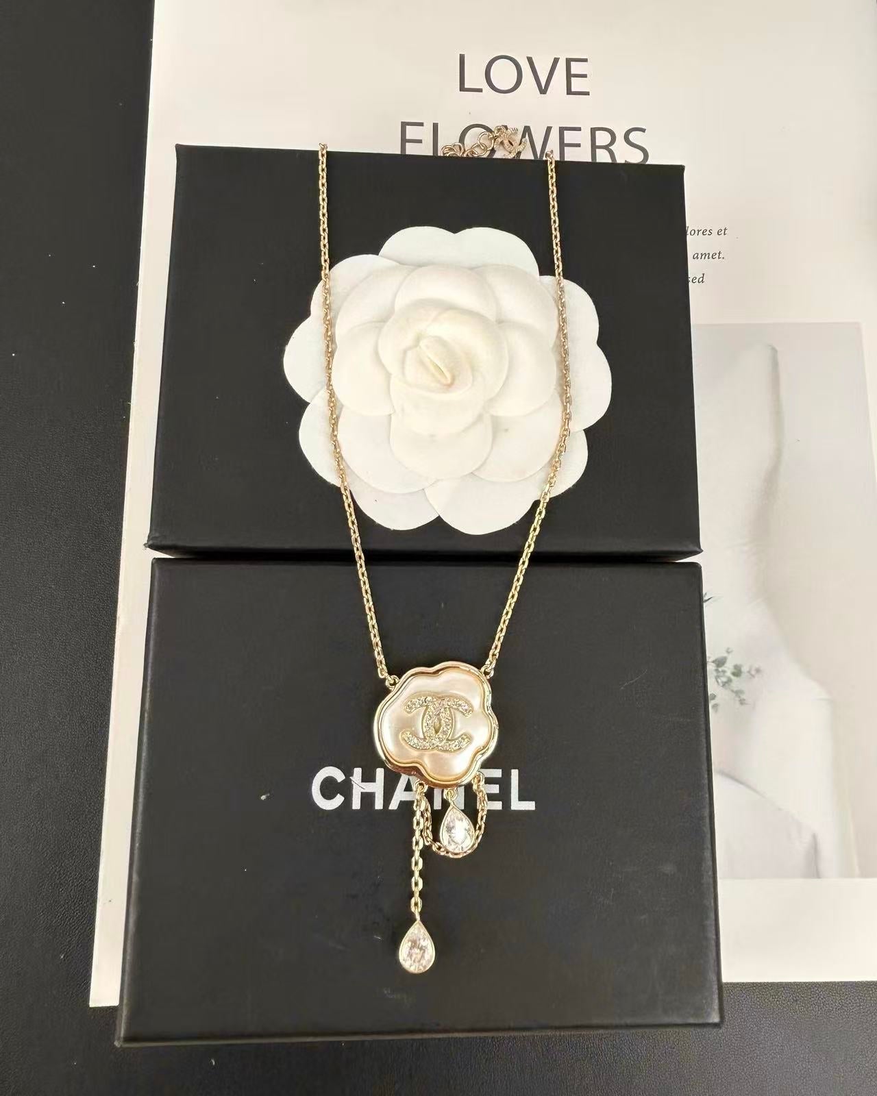 [Shinejoy] Collier pendentif en nacre et diamants Cloud Pearl