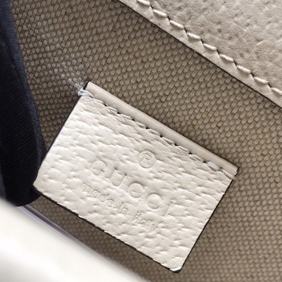 SAC À BANDOULIÈRE DYONYSUS 20 POUCES EN CUIR DE VEAU BLANC AVEC FERMOIRS ARGENTÉS