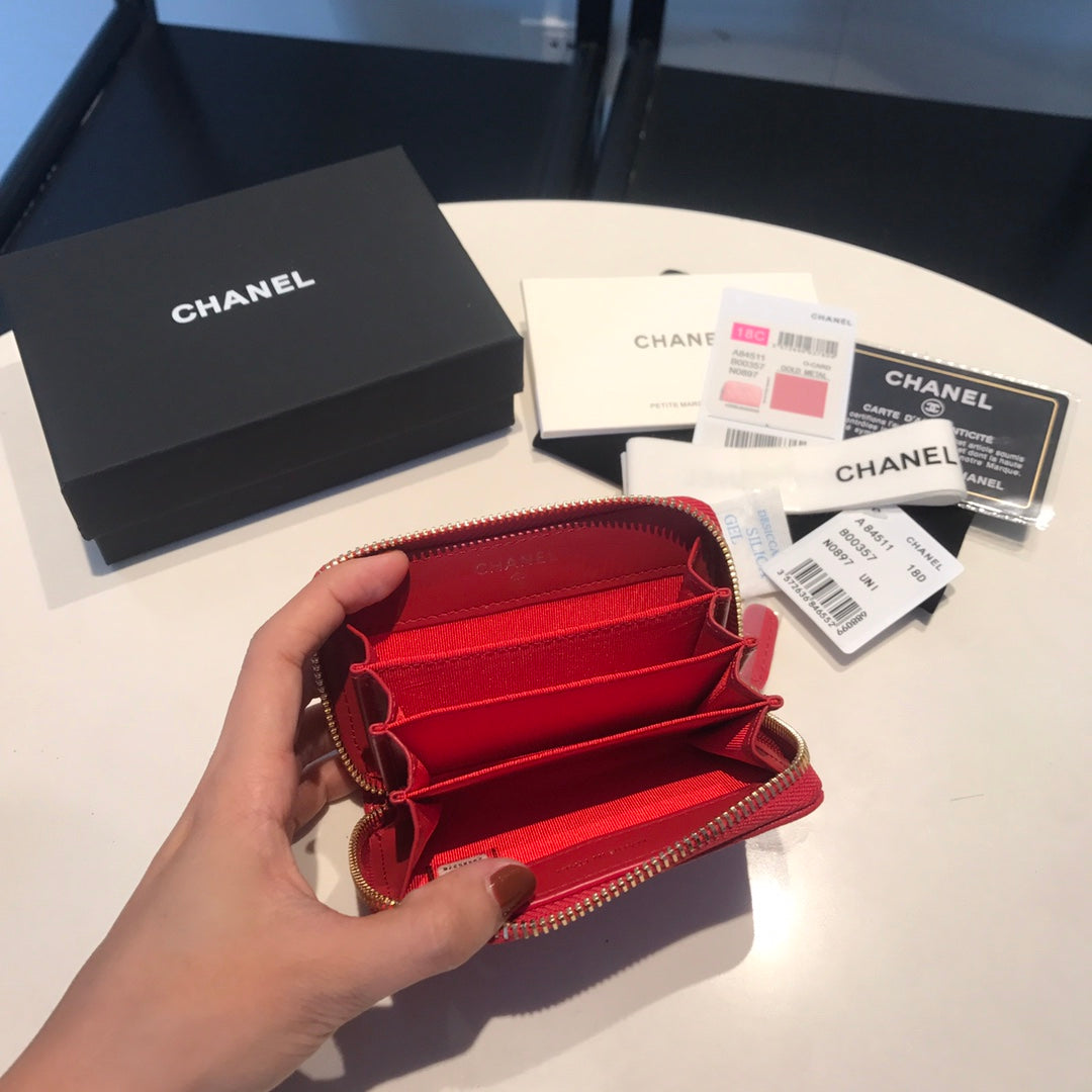 Sac à main zippé CC en cuir de veau rouge, modèle Gold Icon, taille 11.