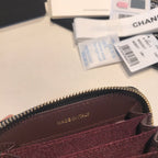 Sac à main zippé CC en cuir de veau noir avec icône dorée