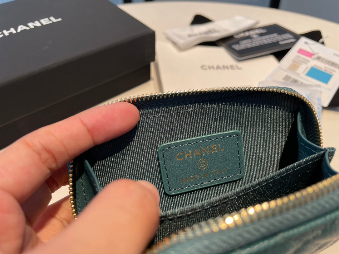 Porte-monnaie zippé CC 11 en cuir de veau grainé océan