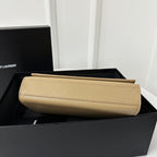 KATE 20 PETIT EN CUIR DE VEAU BEIGE CRÈME AVEC LOGO DORÉ