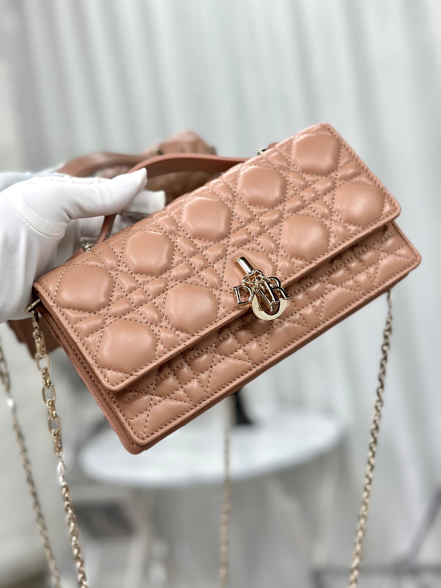 Sac à main Lady Chain 21 en cuir d'agneau beige amande