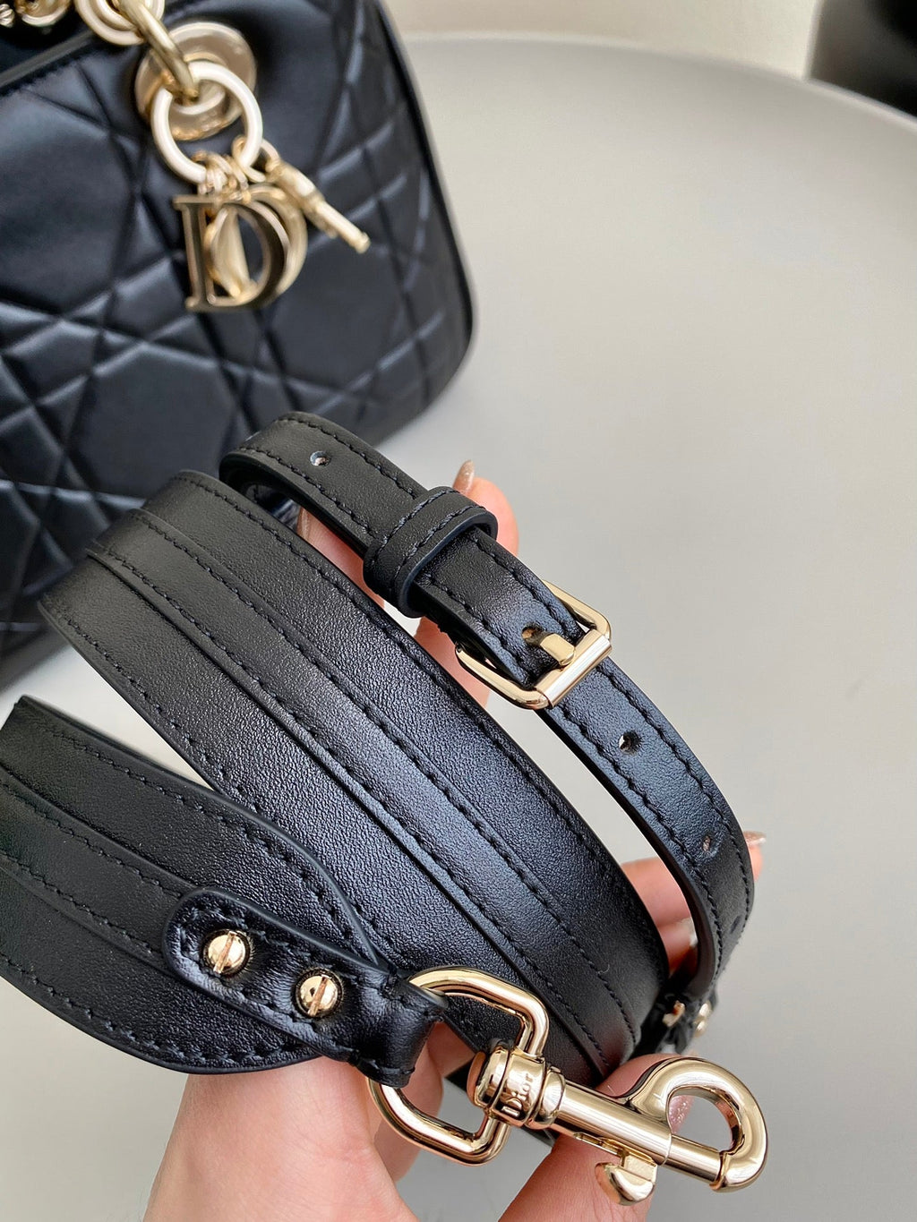 LADY 25 HANDBAG IN BLACK CALFSKIN