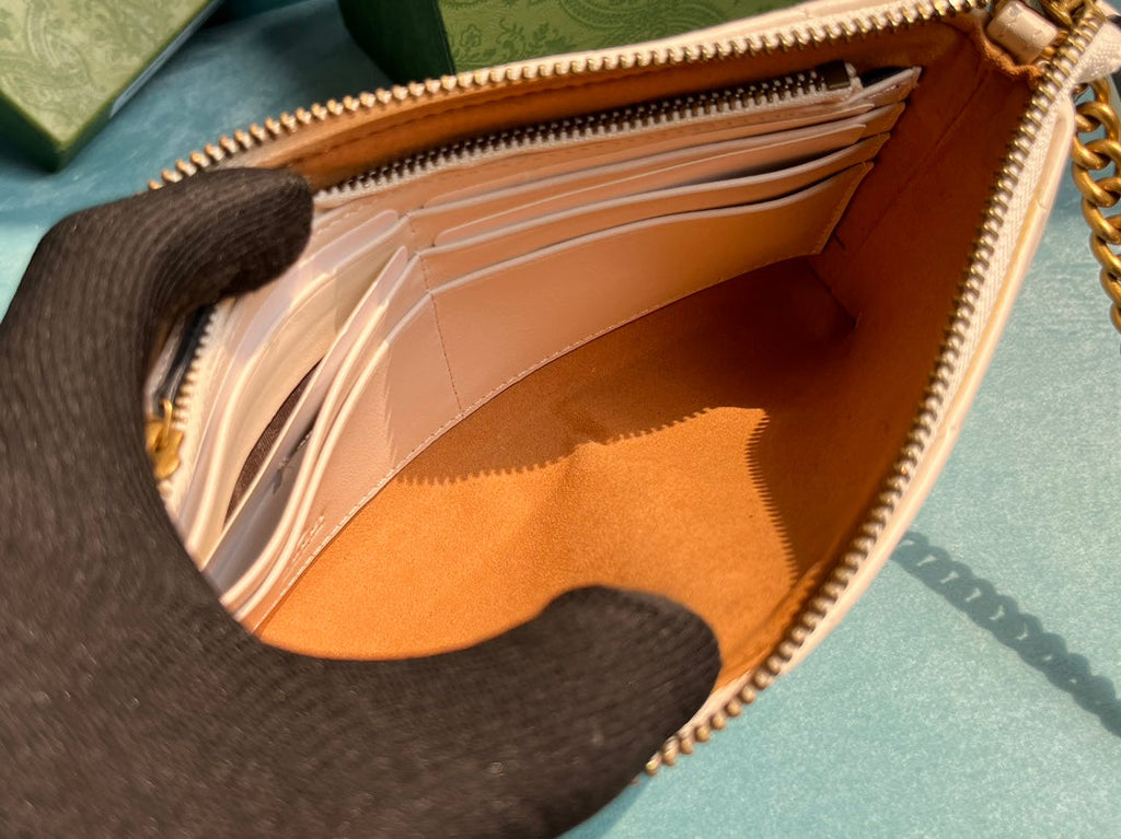 GGマーモント ミニ 22 ハンドバッグ（ホワイトカーフスキン）