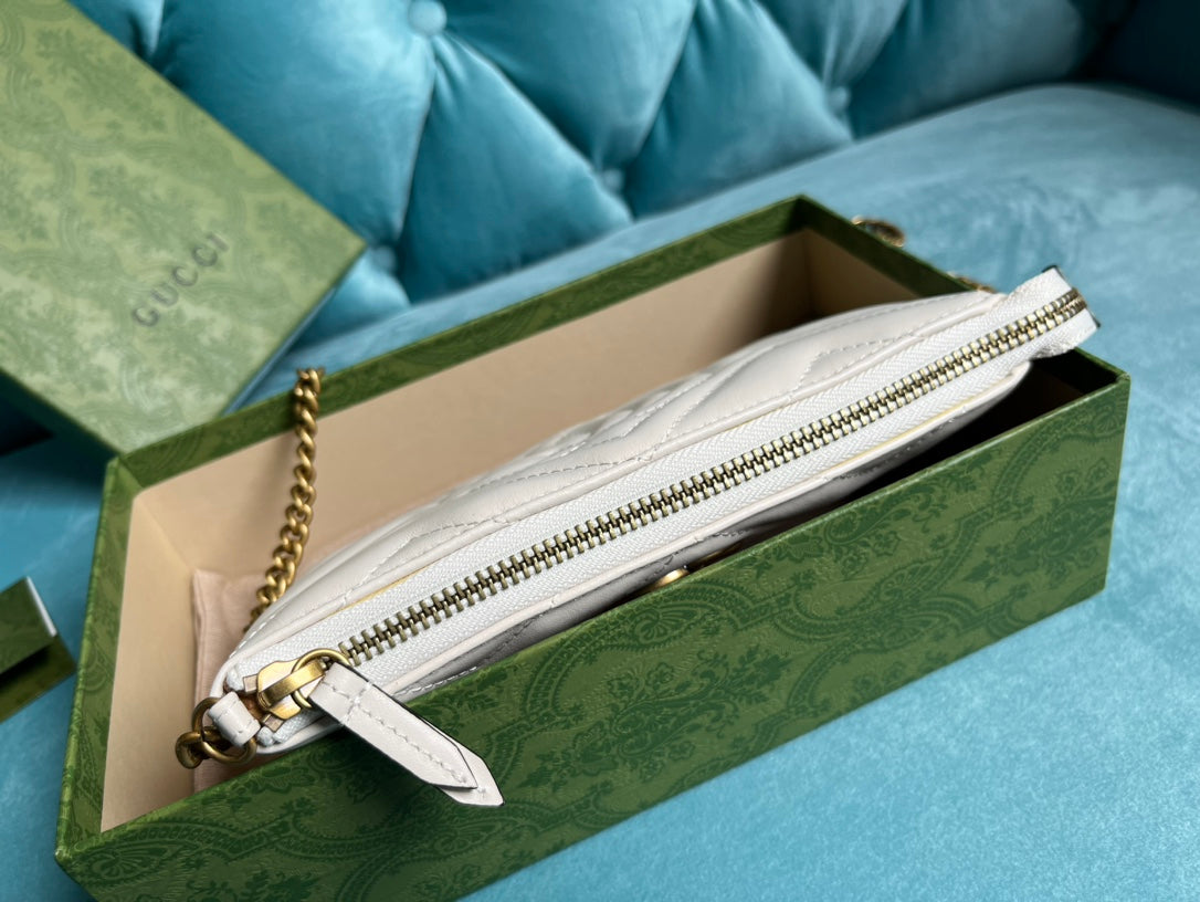 GGマーモント ミニ 22 ハンドバッグ（ホワイトカーフスキン）