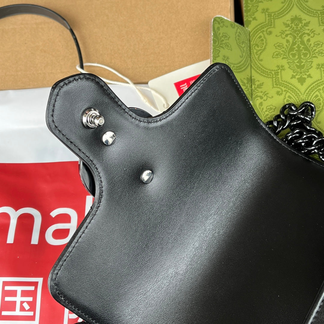 マーモント キルティング ショルダーバッグ 18 ブラック カーフスキン