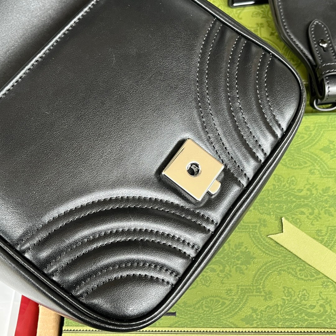 マーモント キルティング ショルダーバッグ 18 ブラック カーフスキン