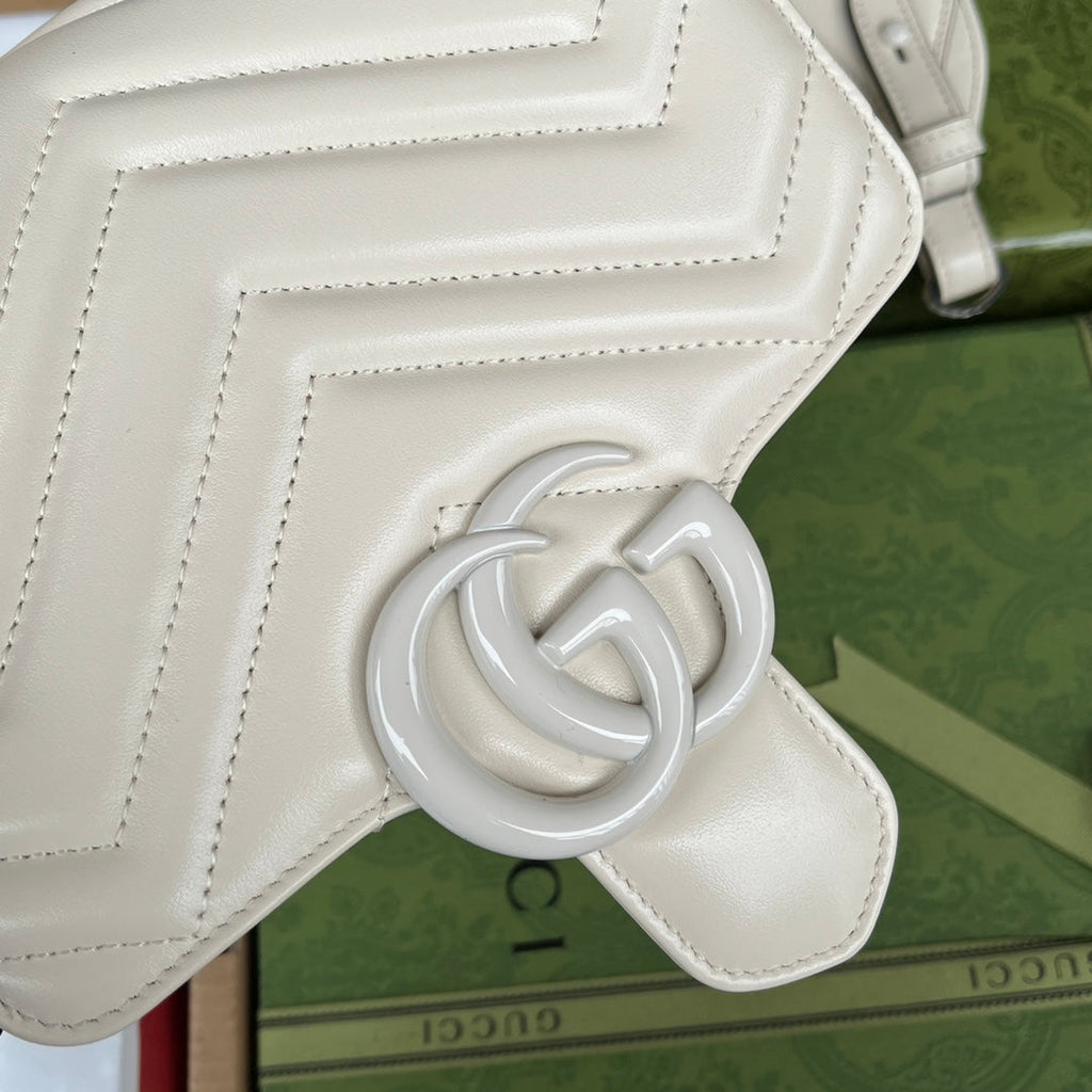 マーモント キルティング ショルダーバッグ 18インチ ホワイトカーフスキン