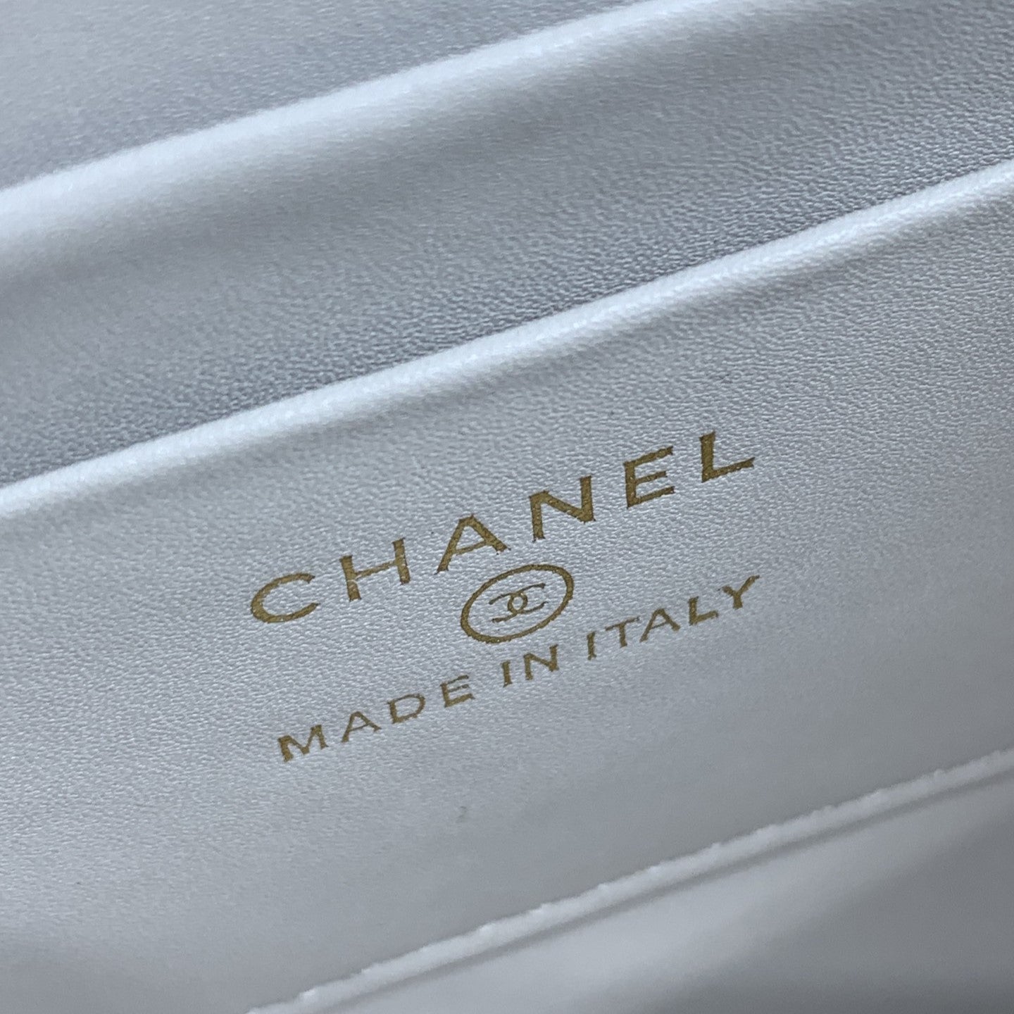 Sac à rabat 23P 15 cm Blanc Caviar Fermeture éclair dorée 